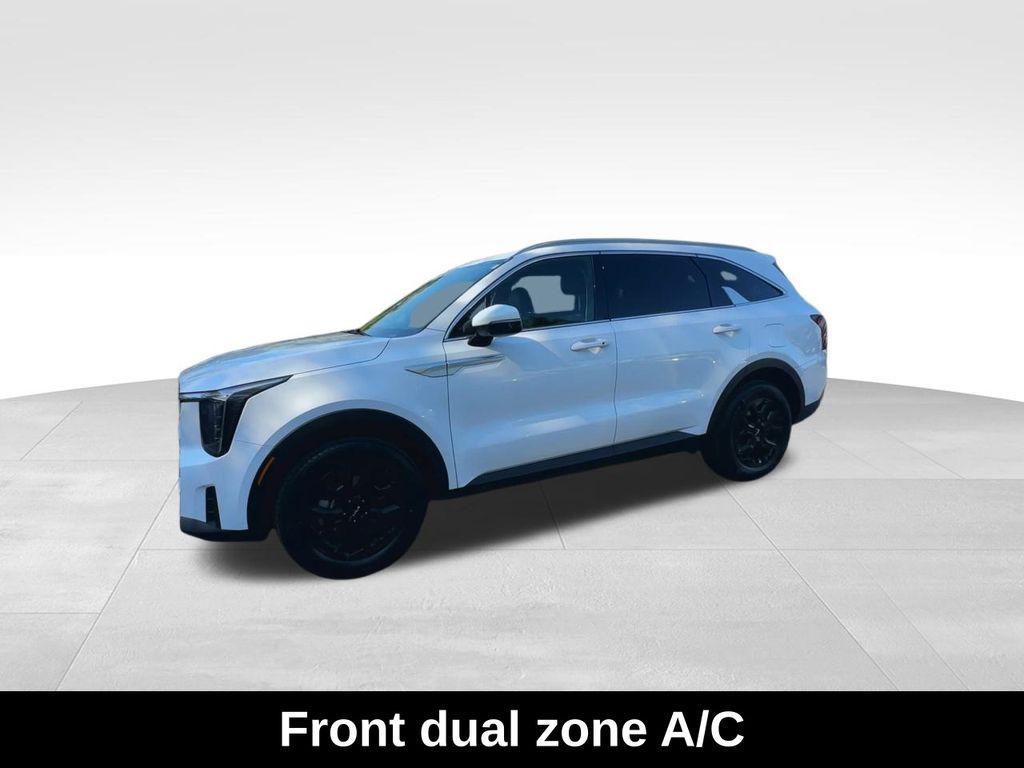 used 2024 Kia Sorento car, priced at $28,995