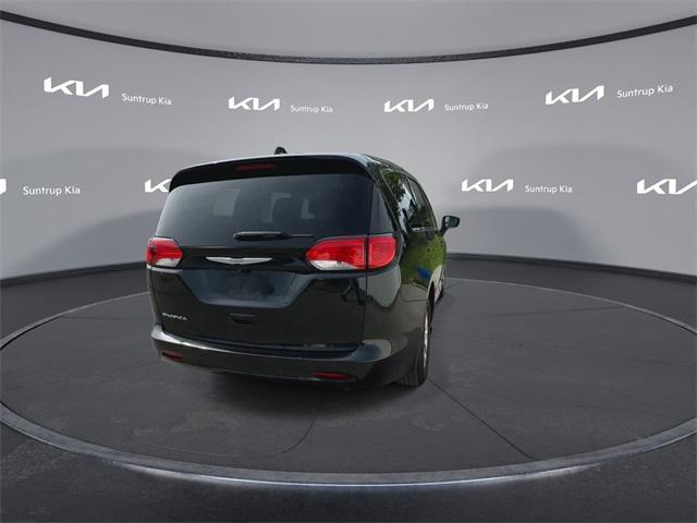 used 2017 Chrysler Pacifica car, priced at $12,995