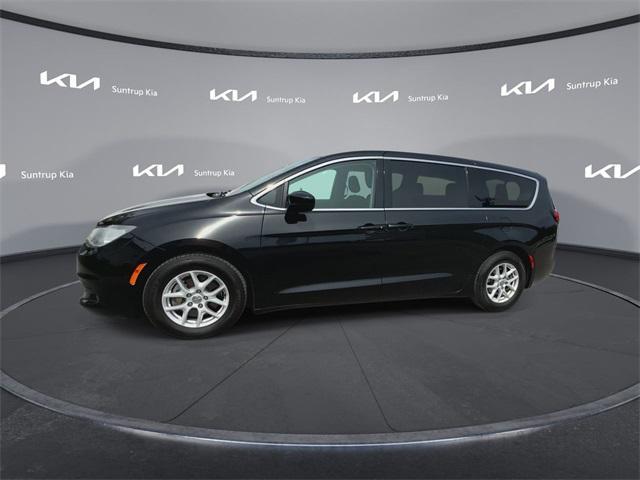 used 2017 Chrysler Pacifica car, priced at $12,995