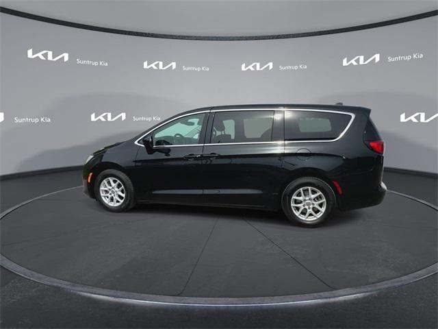 used 2017 Chrysler Pacifica car, priced at $12,995