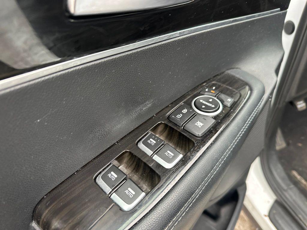 used 2019 Kia Sorento car, priced at $11,495