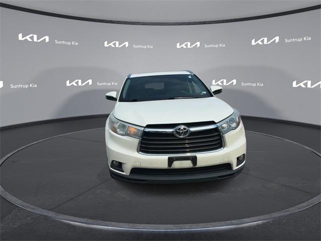 used 2016 Toyota Highlander car, priced at $20,995