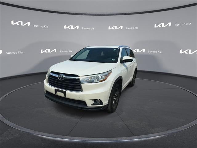 used 2016 Toyota Highlander car, priced at $20,995