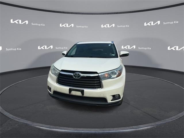 used 2016 Toyota Highlander car, priced at $20,995