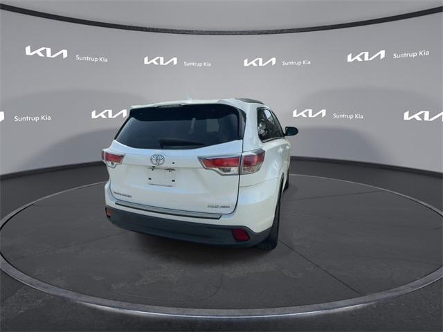 used 2016 Toyota Highlander car, priced at $20,995