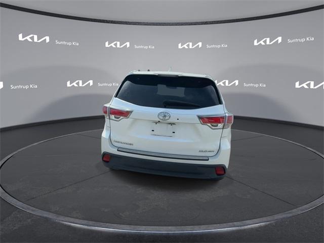used 2016 Toyota Highlander car, priced at $20,995