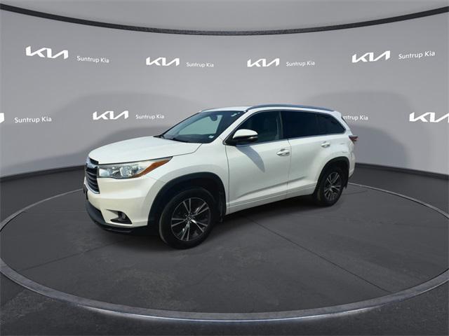 used 2016 Toyota Highlander car, priced at $20,995