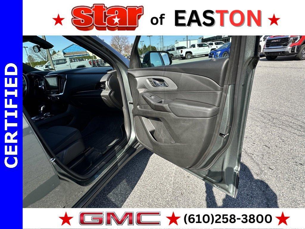 used 2022 Chevrolet Traverse car, priced at $31,334