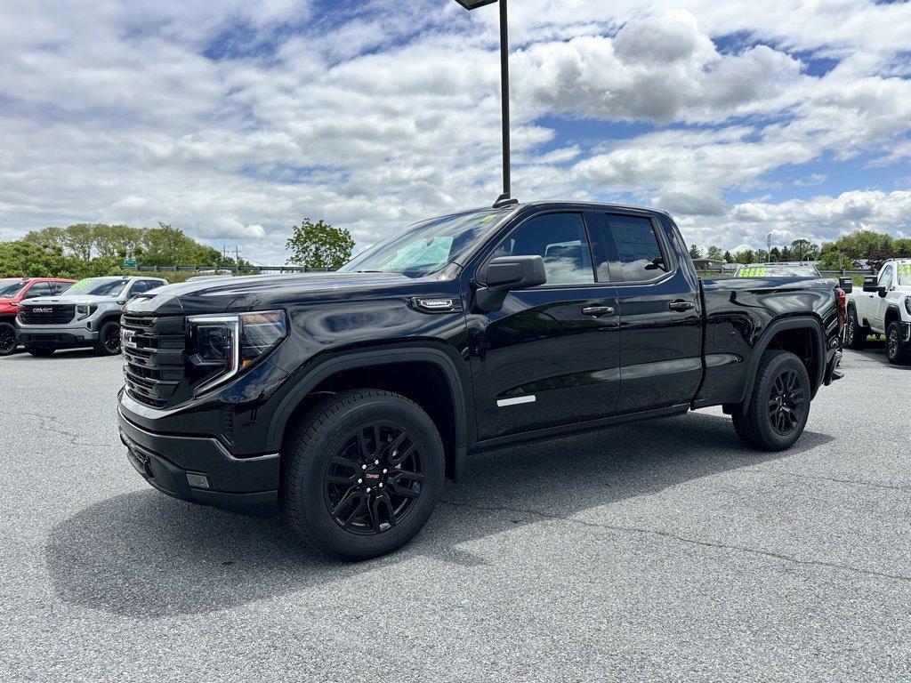 new 2025 GMC Sierra 1500 car, priced at $48,285