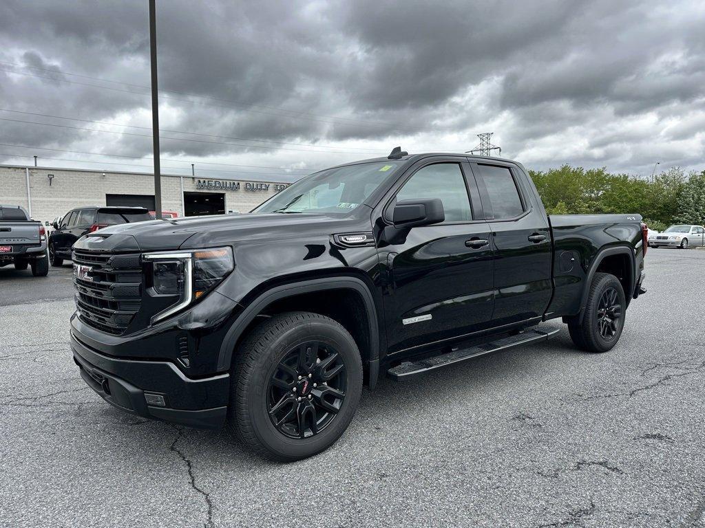 new 2025 GMC Sierra 1500 car, priced at $48,285