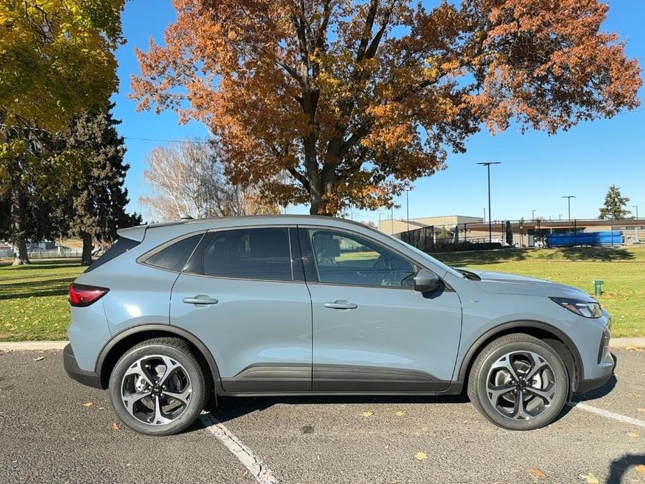 new 2025 Ford Escape car, priced at $39,895