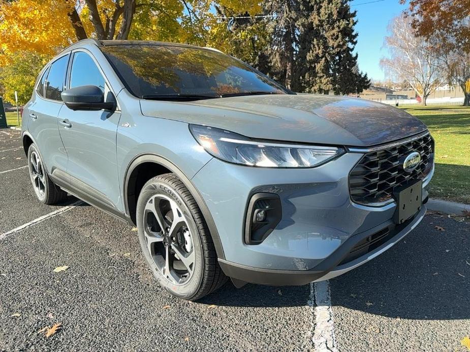 new 2025 Ford Escape car, priced at $39,895