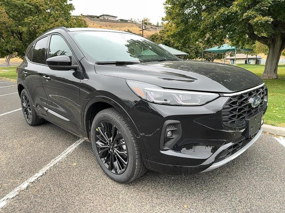 new 2025 Ford Escape car, priced at $40,000