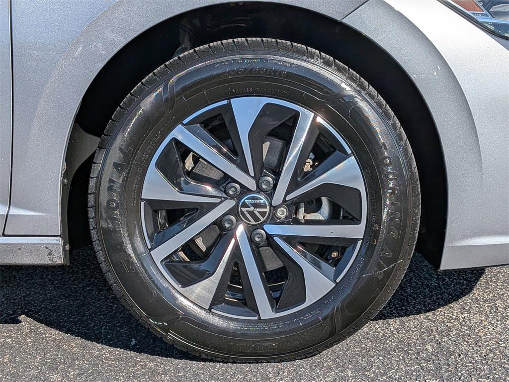 used 2024 Volkswagen Jetta car, priced at $15,995