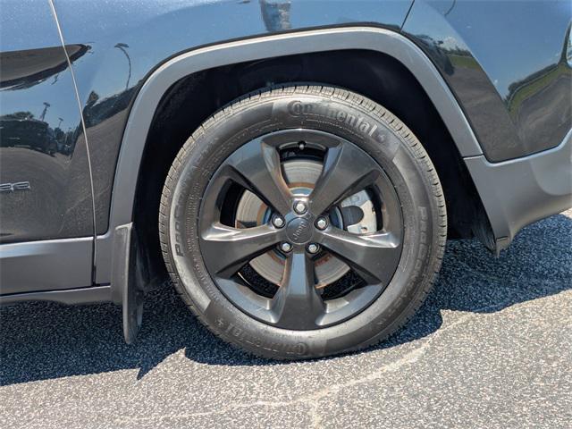 used 2018 Jeep Cherokee car, priced at $12,990