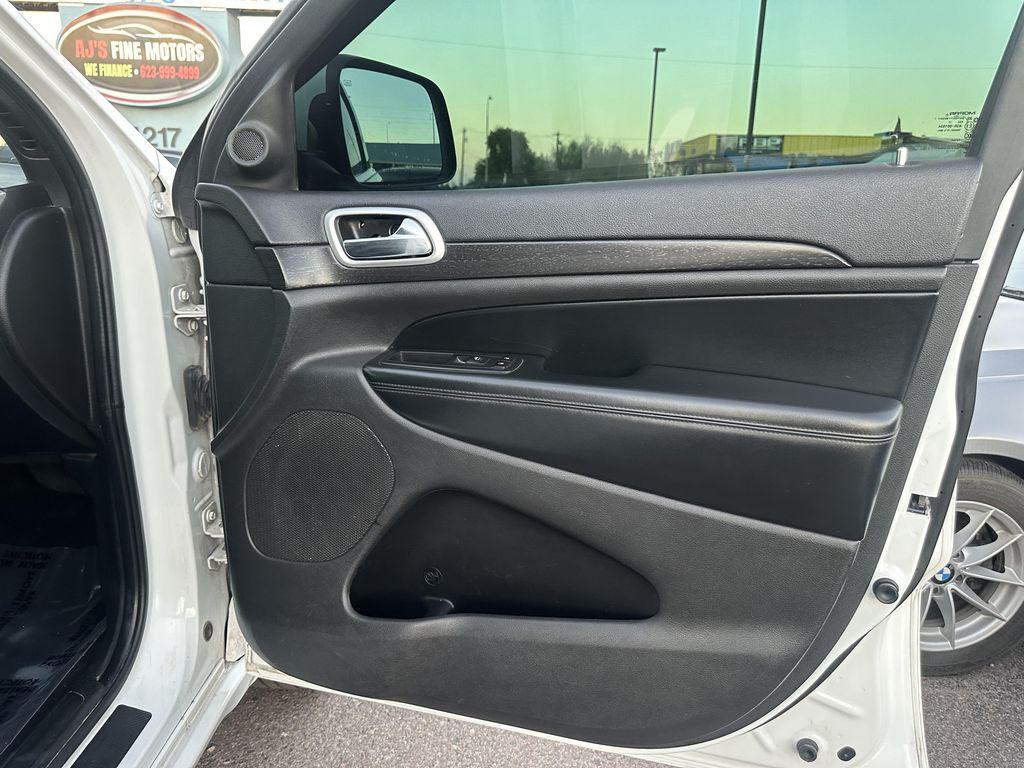 used 2015 Jeep Grand Cherokee car, priced at $11,995
