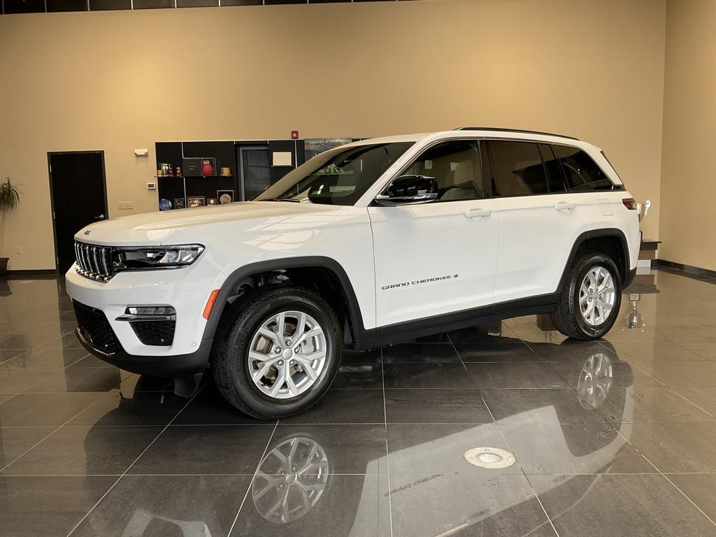 used 2023 Jeep Grand Cherokee car, priced at $33,000