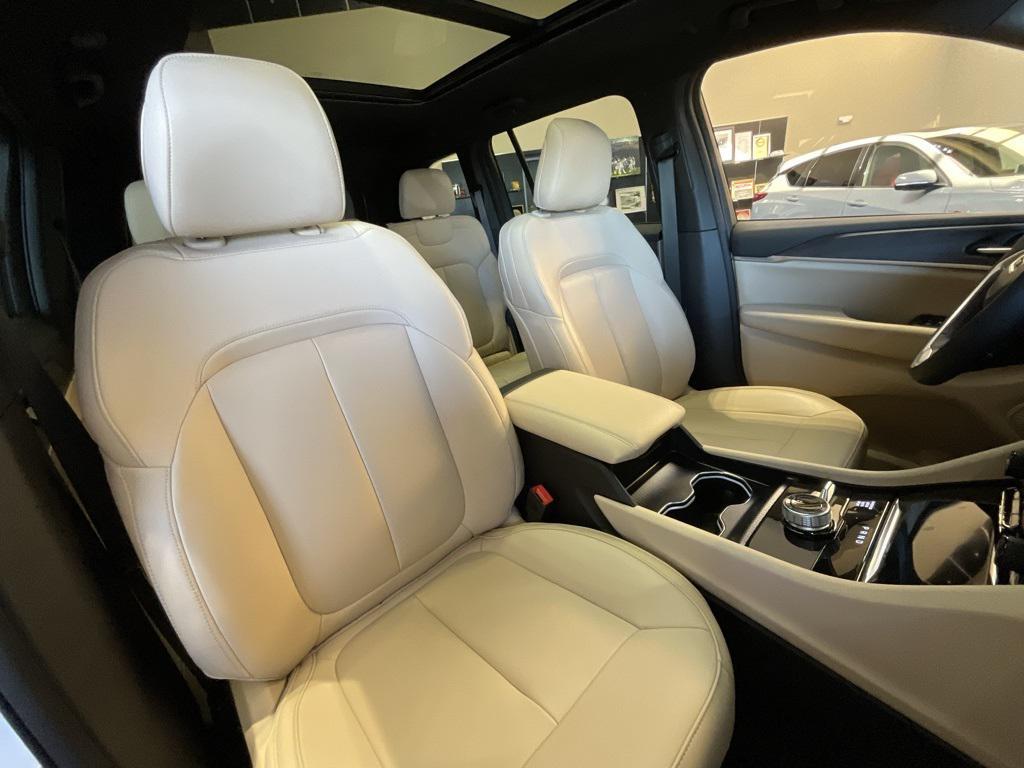 used 2024 Jeep Grand Cherokee car, priced at $38,700