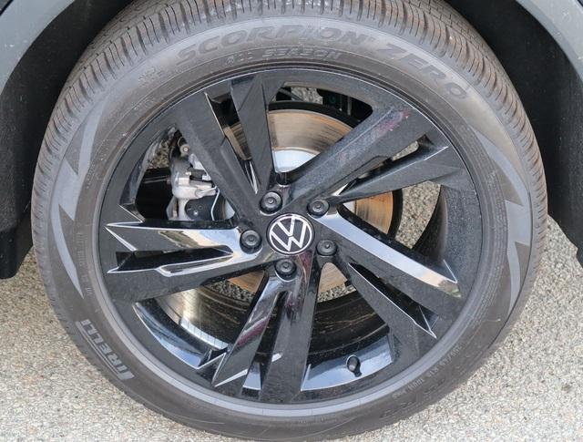 new 2024 Volkswagen Tiguan car, priced at $36,552