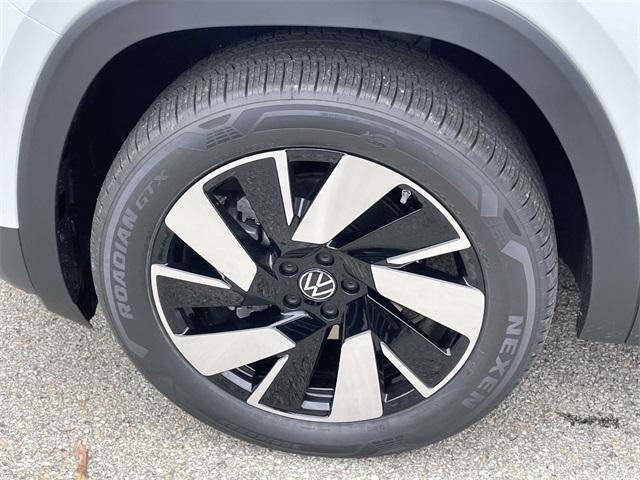 new 2025 Volkswagen Atlas Cross Sport car, priced at $42,963
