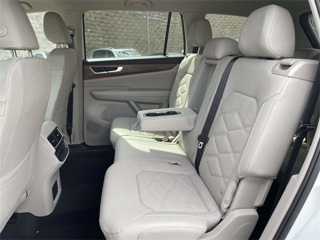 new 2025 Volkswagen Atlas car, priced at $39,168
