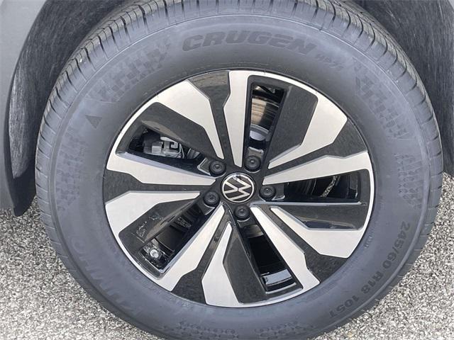 new 2025 Volkswagen Atlas car, priced at $39,168