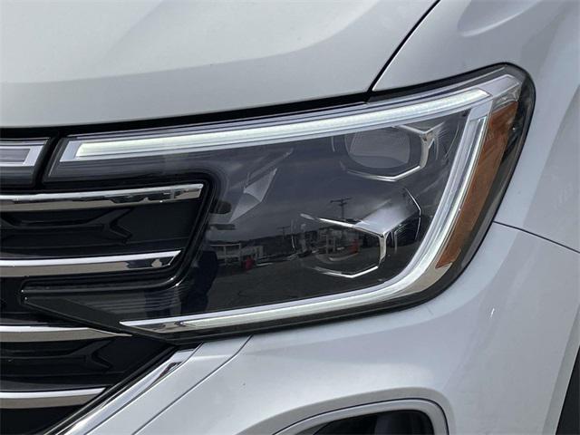 new 2025 Volkswagen Atlas car, priced at $39,168