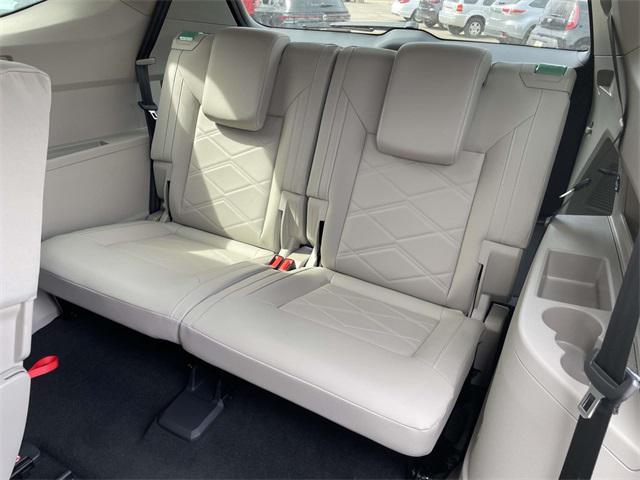 new 2025 Volkswagen Atlas car, priced at $39,168