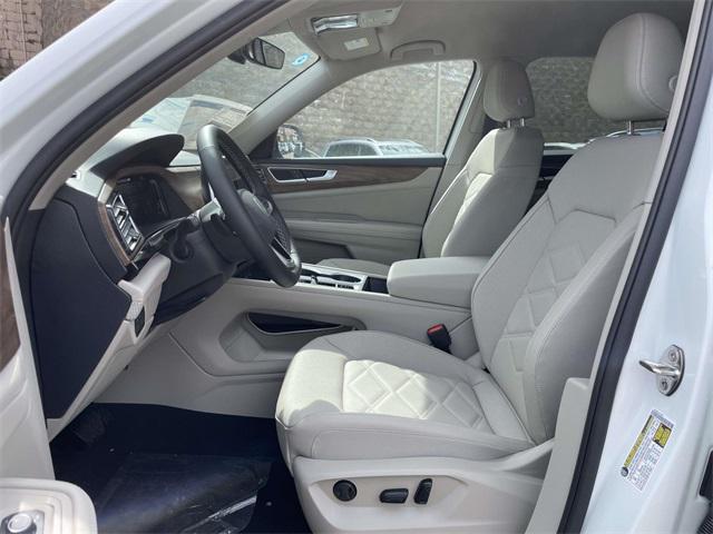 new 2025 Volkswagen Atlas car, priced at $39,168