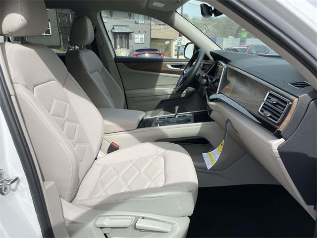 new 2025 Volkswagen Atlas car, priced at $39,168