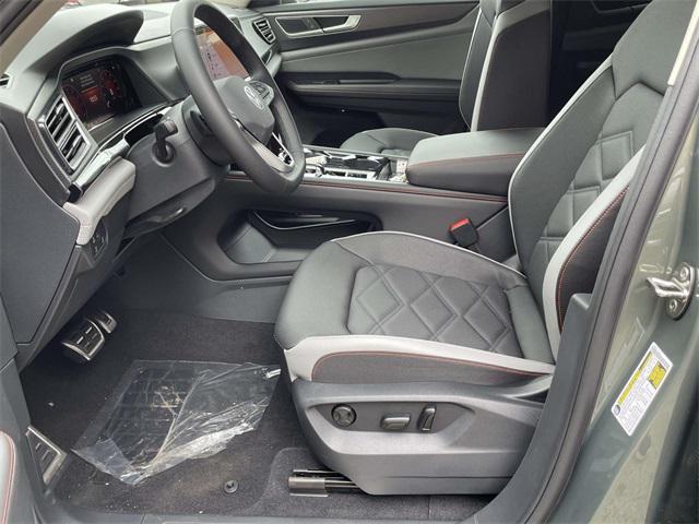new 2025 Volkswagen Atlas car, priced at $45,541