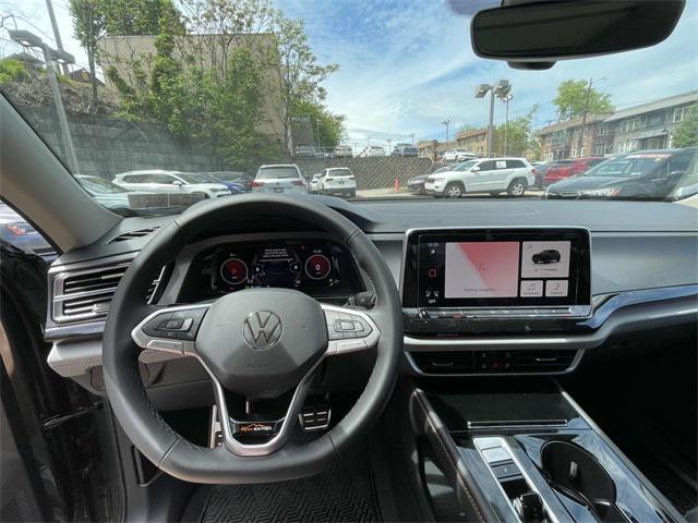 new 2025 Volkswagen Atlas car, priced at $45,541
