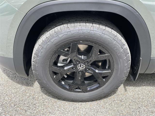 new 2025 Volkswagen Atlas car, priced at $45,541