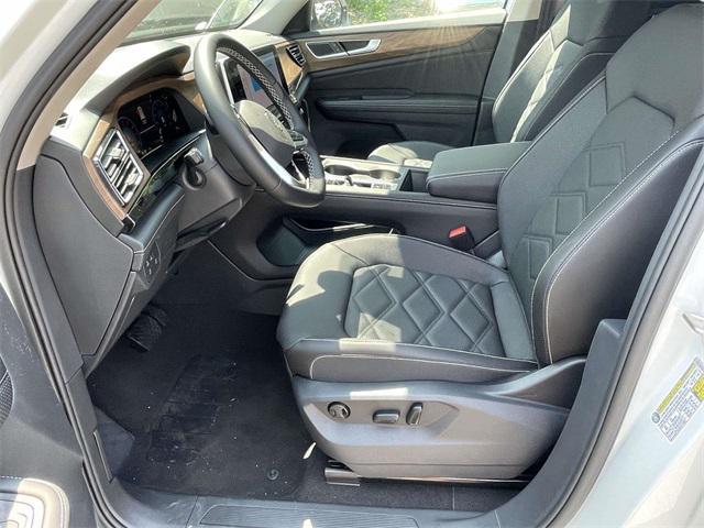 new 2025 Volkswagen Atlas car, priced at $40,643