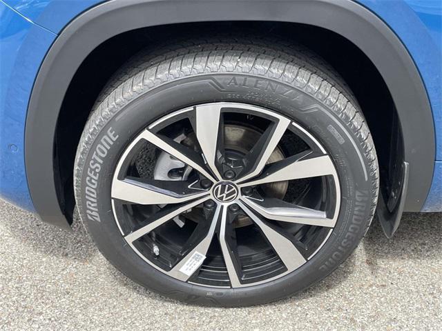 new 2025 Volkswagen Atlas car, priced at $54,275