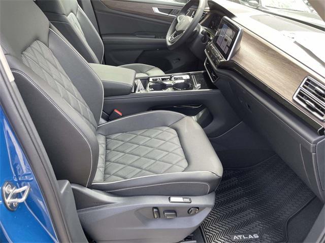 new 2025 Volkswagen Atlas car, priced at $54,275