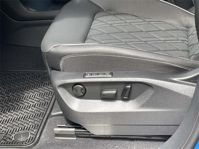new 2025 Volkswagen Atlas car, priced at $54,275