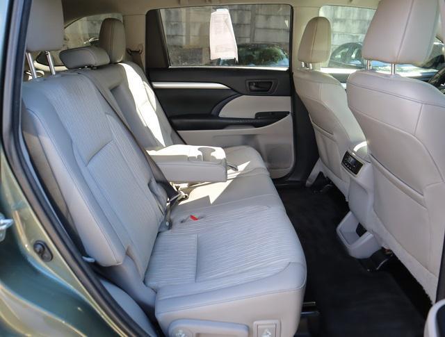 used 2015 Toyota Highlander car, priced at $13,549