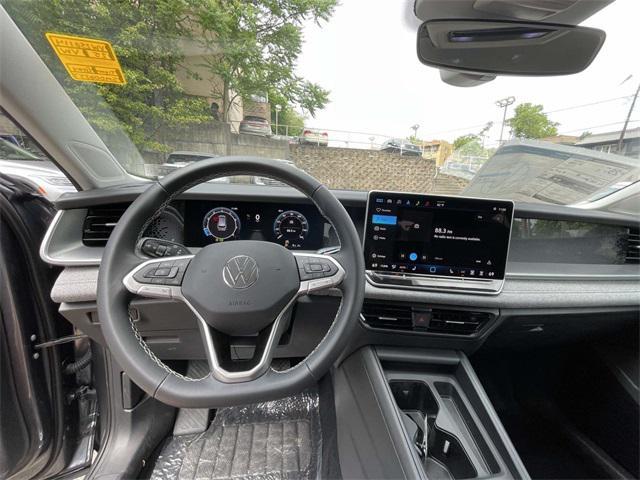 new 2025 Volkswagen Tiguan car, priced at $33,121