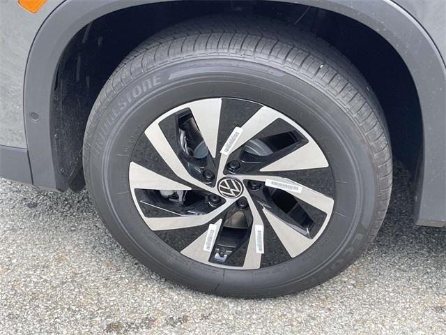 new 2025 Volkswagen Tiguan car, priced at $33,121