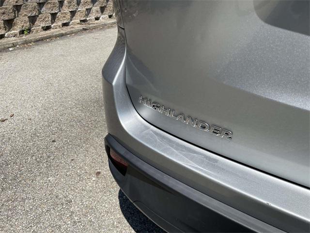 used 2018 Toyota Highlander car, priced at $22,840