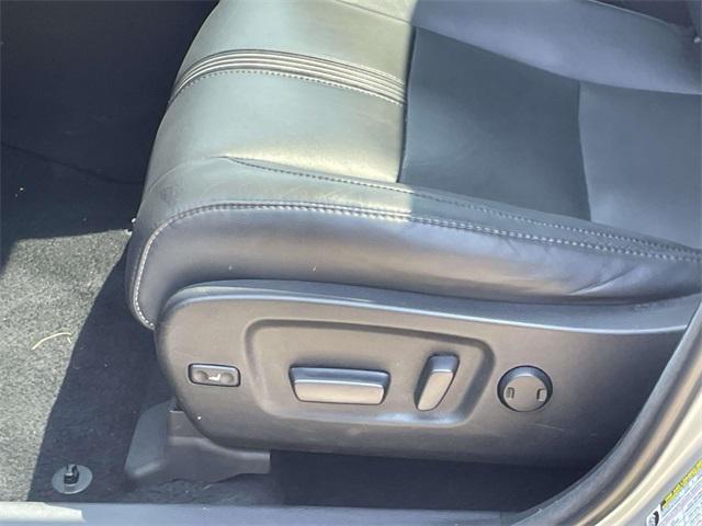 used 2018 Toyota Highlander car, priced at $22,840