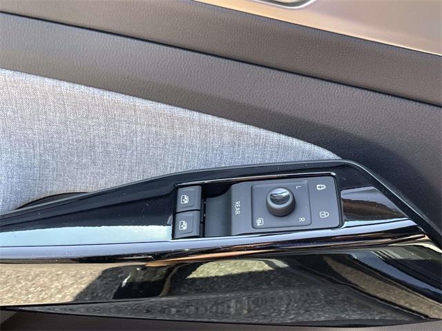 new 2025 Volkswagen ID.4 car, priced at $46,271