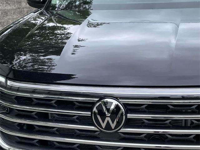 new 2025 Volkswagen Atlas car, priced at $38,038