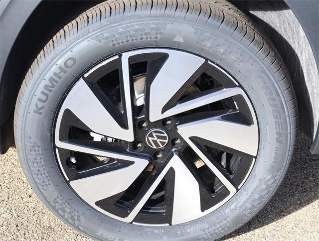 new 2025 Volkswagen Atlas car, priced at $48,018