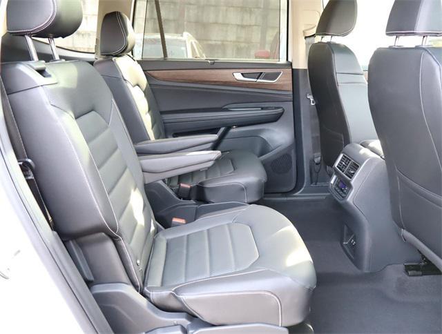 new 2025 Volkswagen Atlas car, priced at $48,018