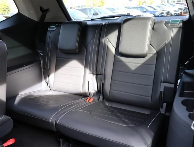 new 2025 Volkswagen Atlas car, priced at $48,018
