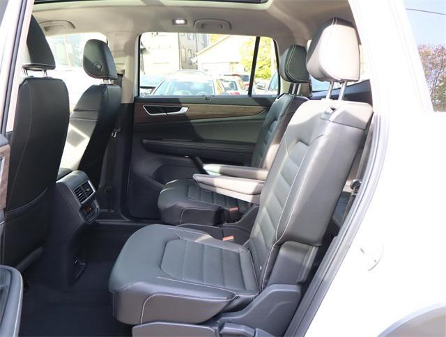 new 2025 Volkswagen Atlas car, priced at $48,018