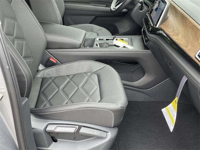 new 2025 Volkswagen Atlas car, priced at $38,038