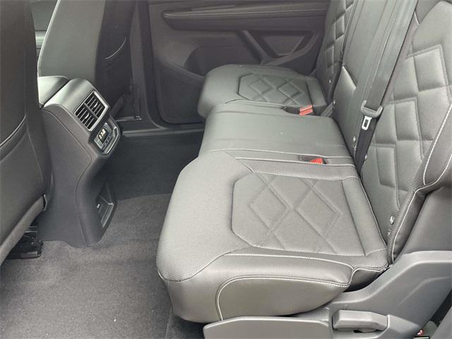 new 2025 Volkswagen Atlas car, priced at $38,038